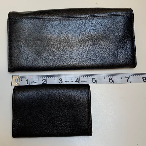 BNWOT Stuart Weitzman Silvertone Studded Black Pebble Leather Long Wallet - Picture 9 of 9